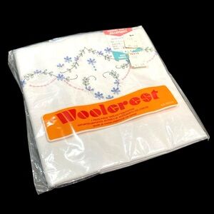 Vintage 1970s Woolcrest 1 pcs Standard Pillowcase 100% Cotton Unused Embroidered